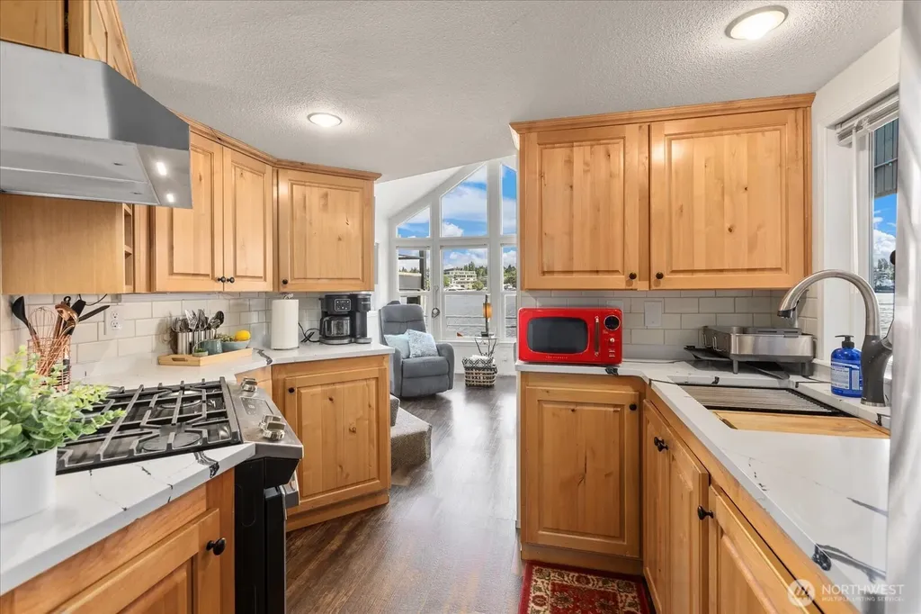 2706 Westlake Avenue N Seattle WA 98109