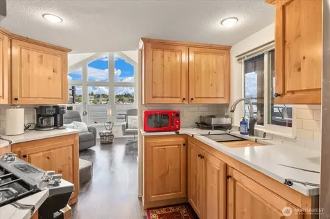 2706 Westlake Avenue N Seattle WA 98109