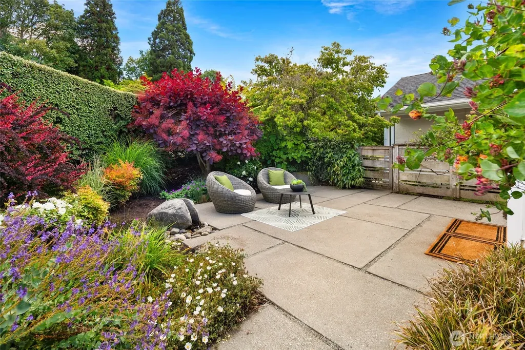 1560 NW Woodbine Way Seattle WA 98177