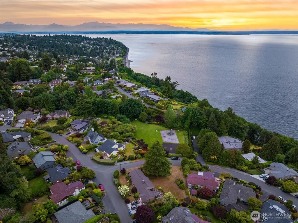 1560 NW Woodbine Way Seattle WA 98177