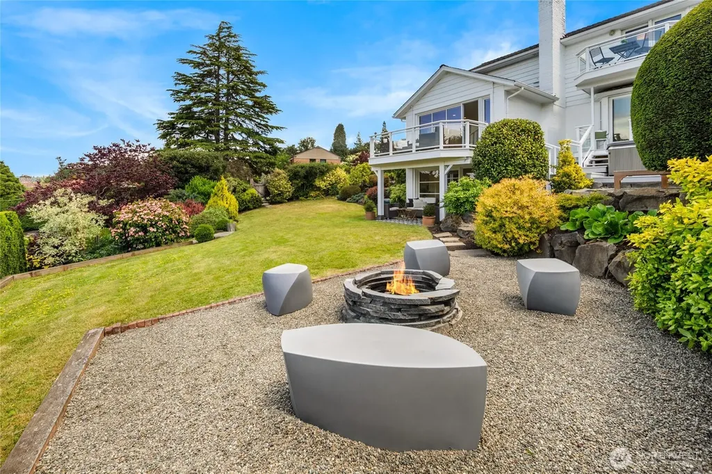1560 NW Woodbine Way Seattle WA 98177