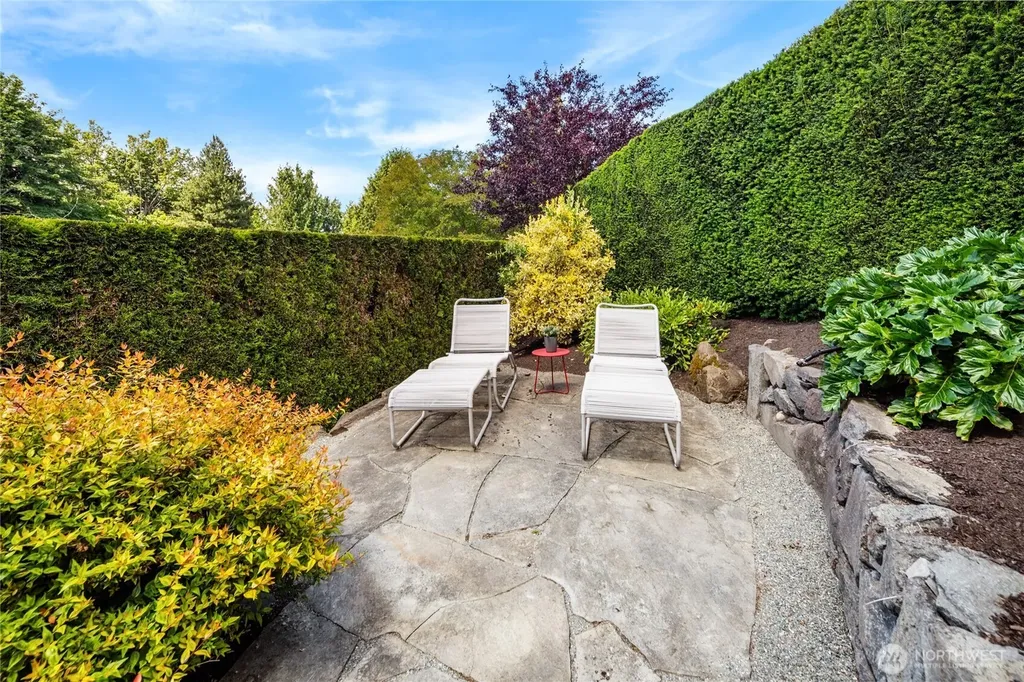 1560 NW Woodbine Way Seattle WA 98177