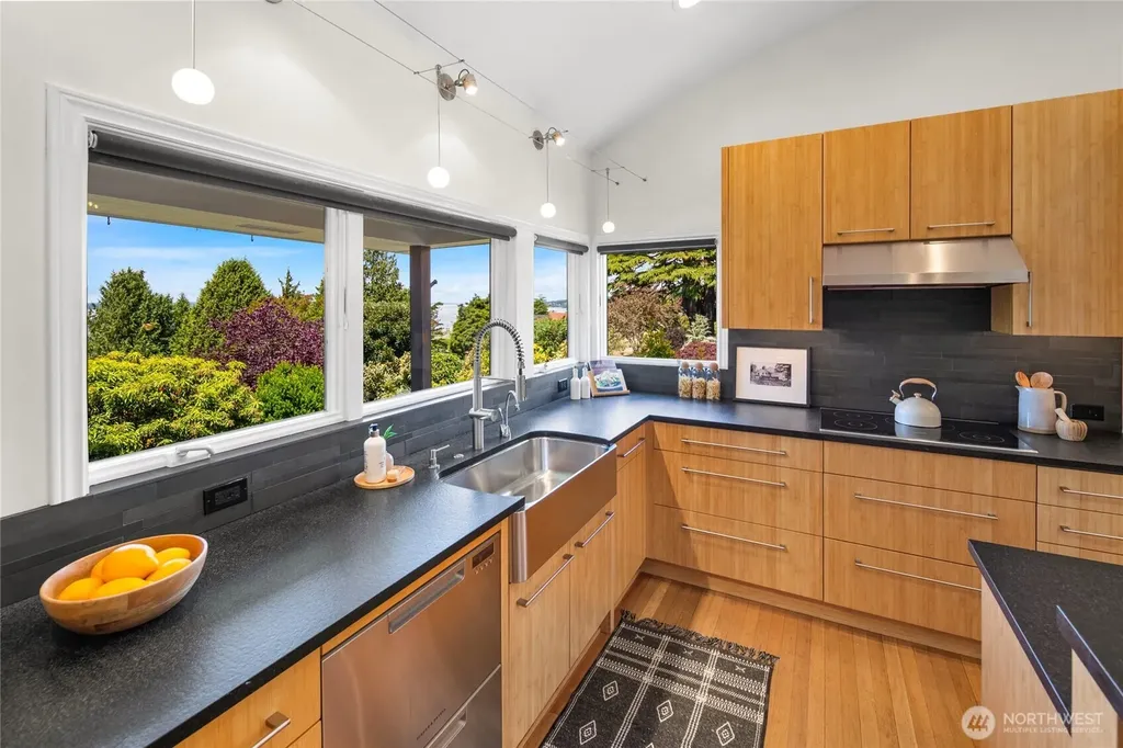 1560 NW Woodbine Way Seattle WA 98177