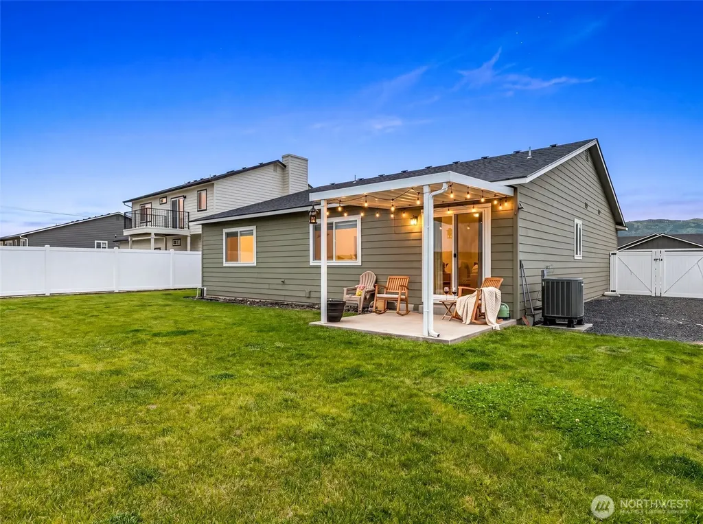 2471 SE 3rd Street East Wenatchee WA 98802