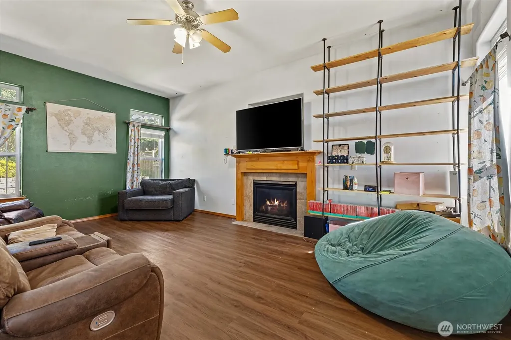 1702 SW Ulysses Street Oak Harbor WA 98277