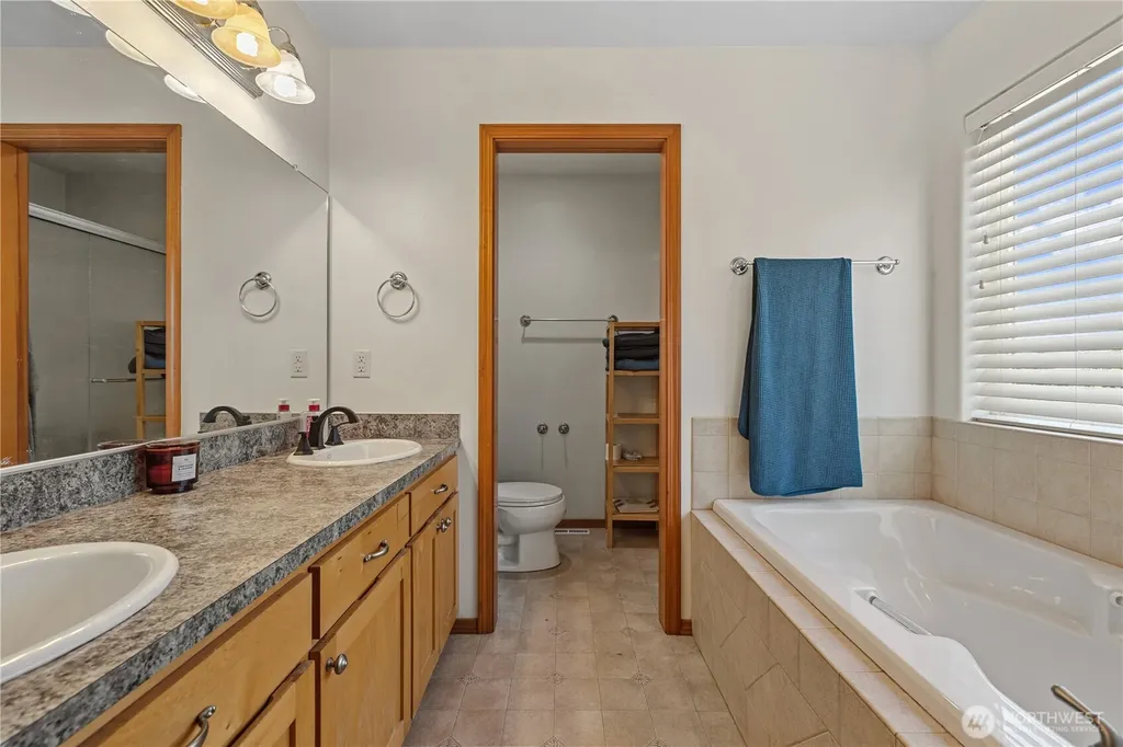 1702 SW Ulysses Street Oak Harbor WA 98277