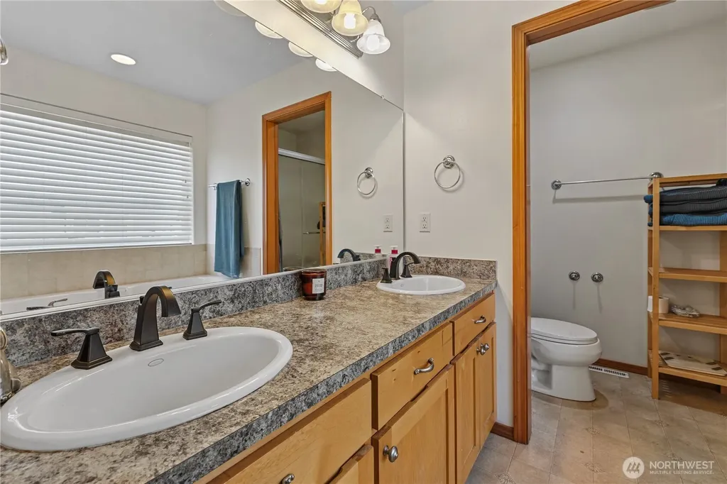 1702 SW Ulysses Street Oak Harbor WA 98277