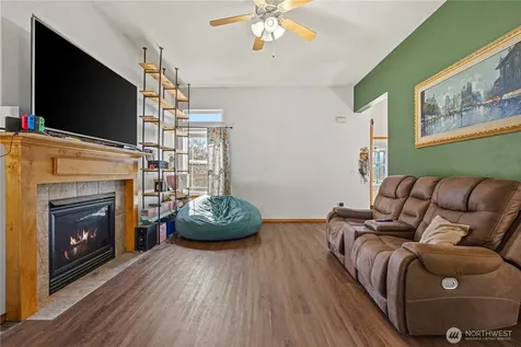 1702 SW Ulysses Street Oak Harbor WA 98277