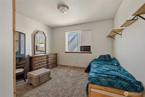 1702 SW Ulysses Street Oak Harbor WA 98277