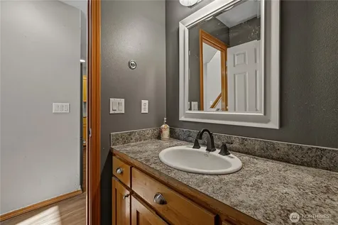 1702 SW Ulysses Street Oak Harbor WA 98277