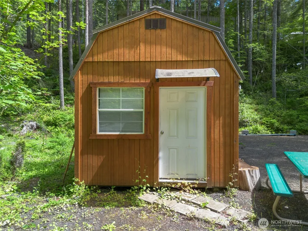 290 N Dow Creek Drive Hoodsport WA 98548