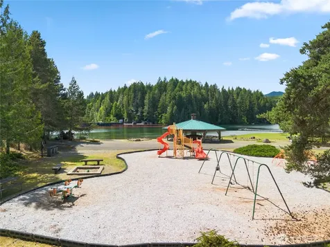 290 N Dow Creek Drive Hoodsport WA 98548