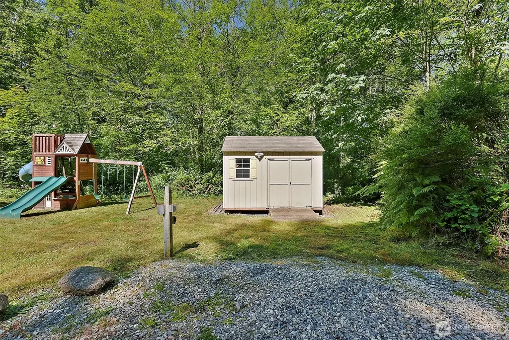 8816 324th St E Eatonville WA 98328