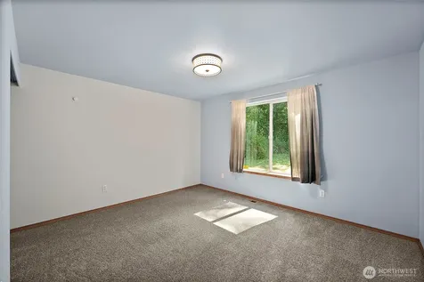 8816 324th St E Eatonville WA 98328