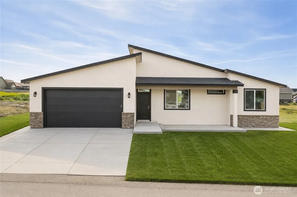 6739 SE Club House Drive Court Othello WA 99344