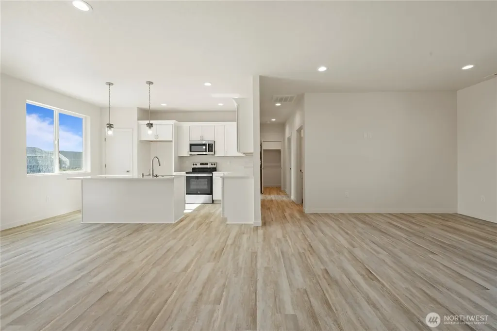 6739 SE Club House Drive Court Othello WA 99344