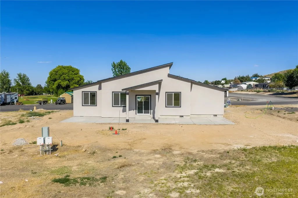 6739 SE Club House Drive Court Othello WA 99344