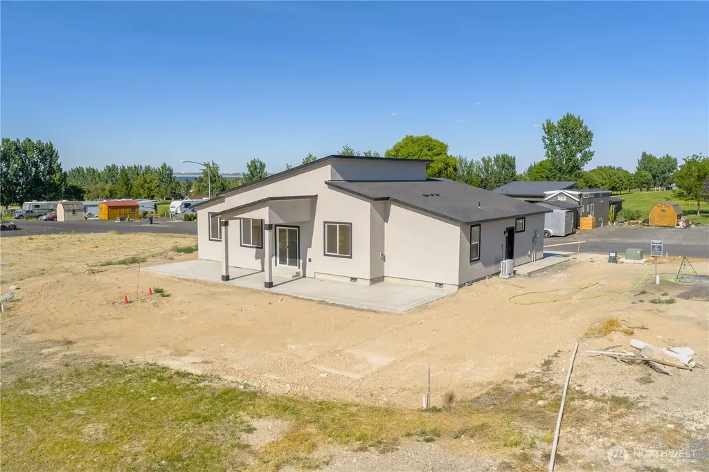 6739 SE Club House Drive Court Othello WA 99344
