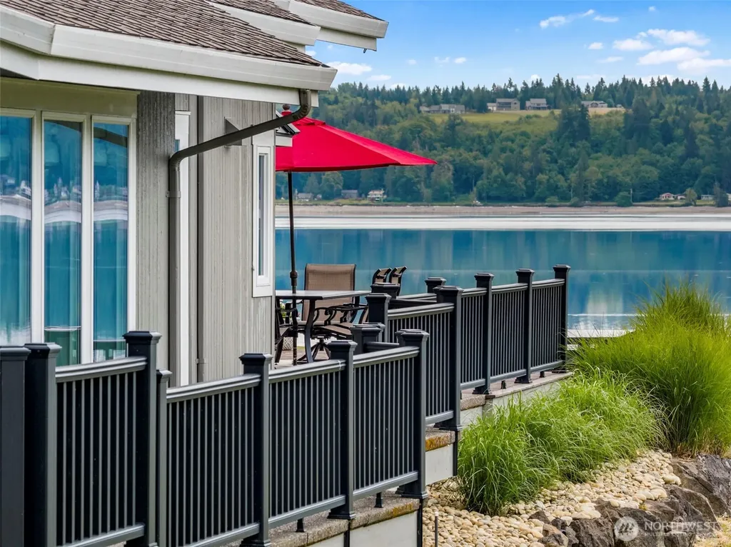 6591 NE North Shore Road Belfair WA 98528