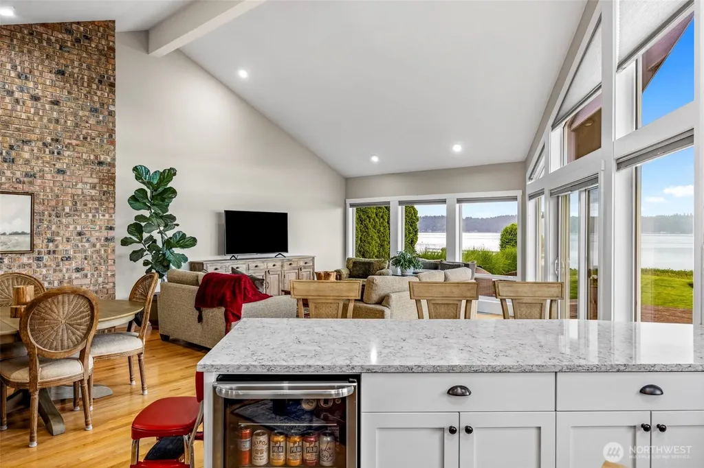 6591 NE North Shore Road Belfair WA 98528