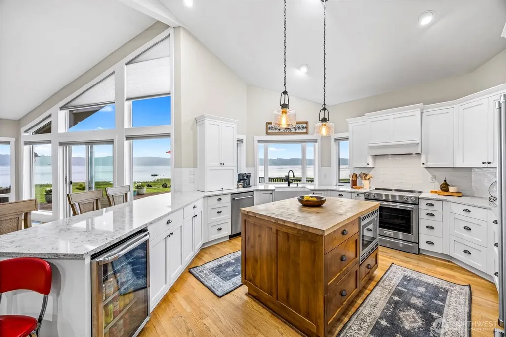 6591 NE North Shore Road Belfair WA 98528