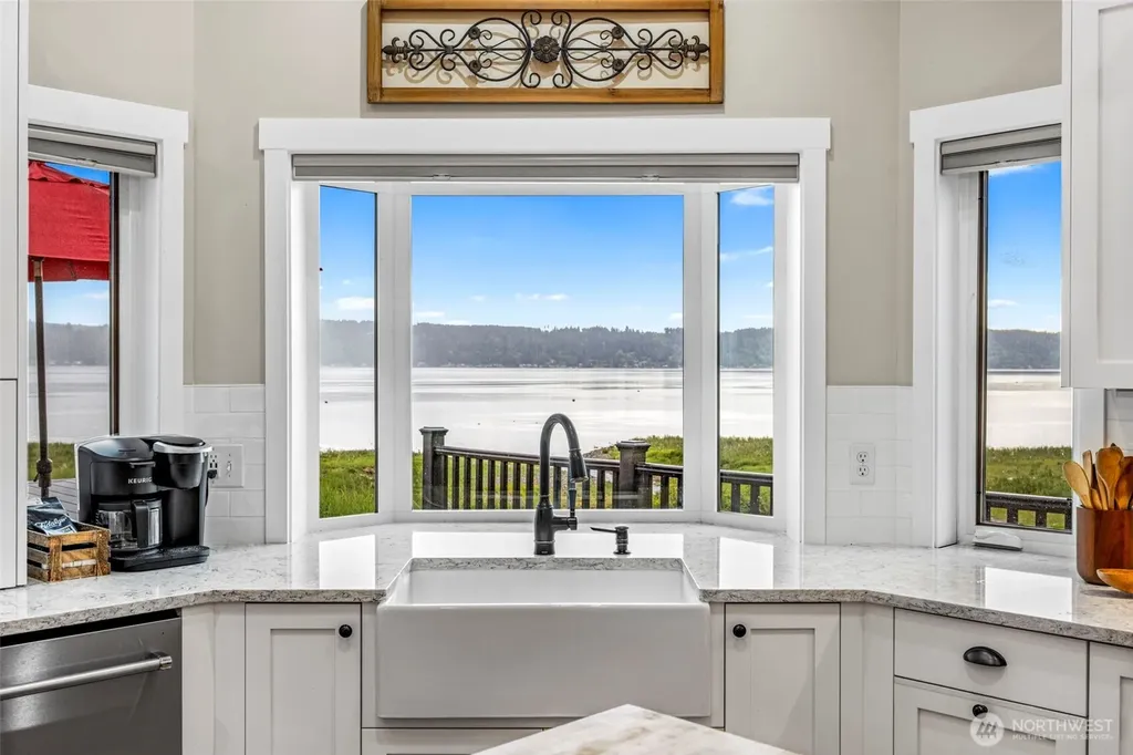 6591 NE North Shore Road Belfair WA 98528