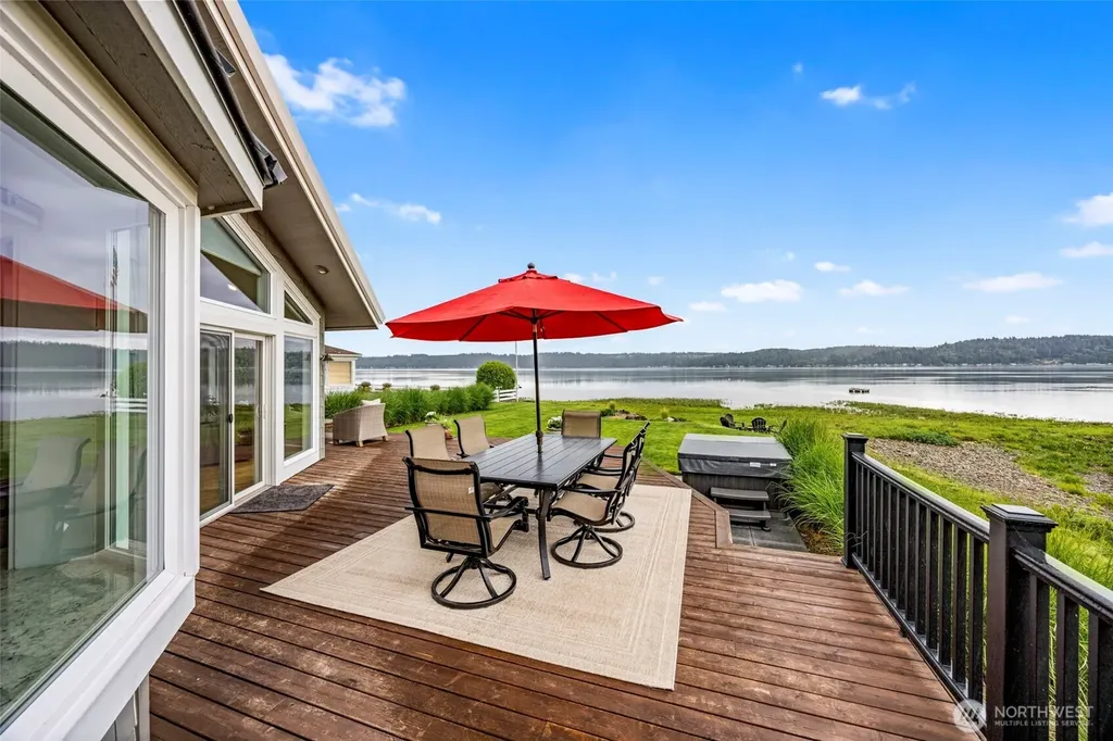 6591 NE North Shore Road Belfair WA 98528