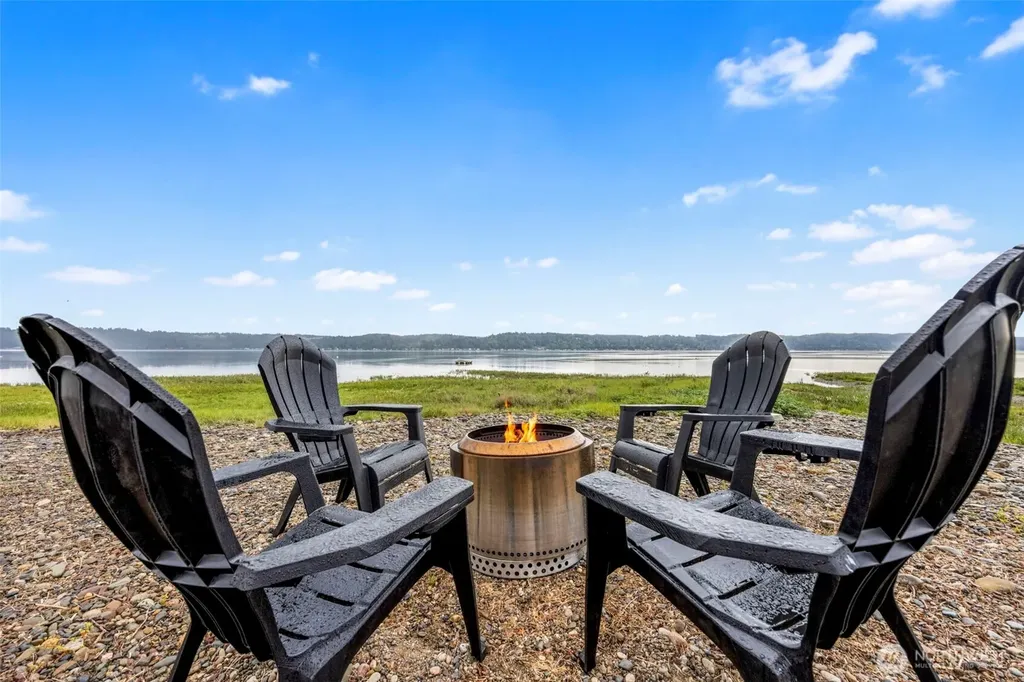 6591 NE North Shore Road Belfair WA 98528