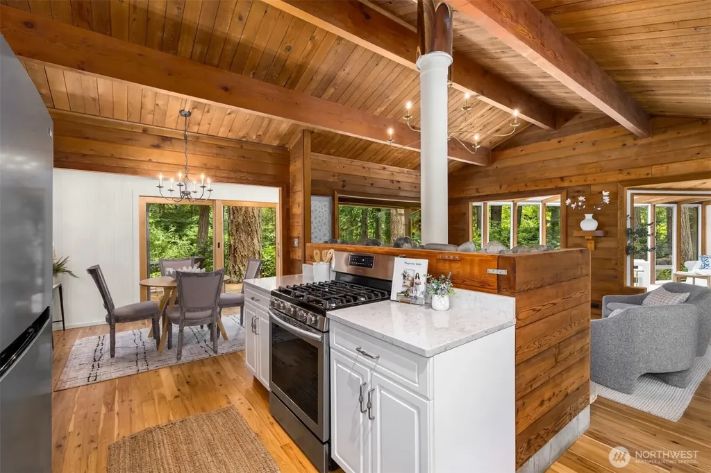 6565 NE Island Center Road Bainbridge Island WA 98110