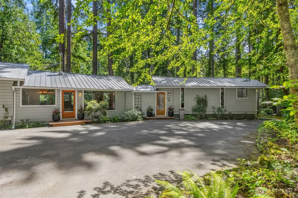 6565 NE Island Center Road Bainbridge Island WA 98110