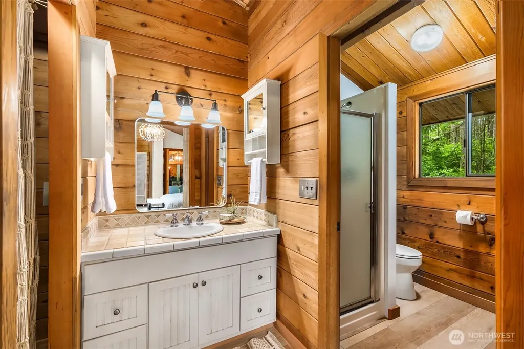 6565 NE Island Center Road Bainbridge Island WA 98110
