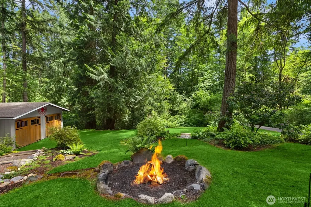 6565 NE Island Center Road Bainbridge Island WA 98110