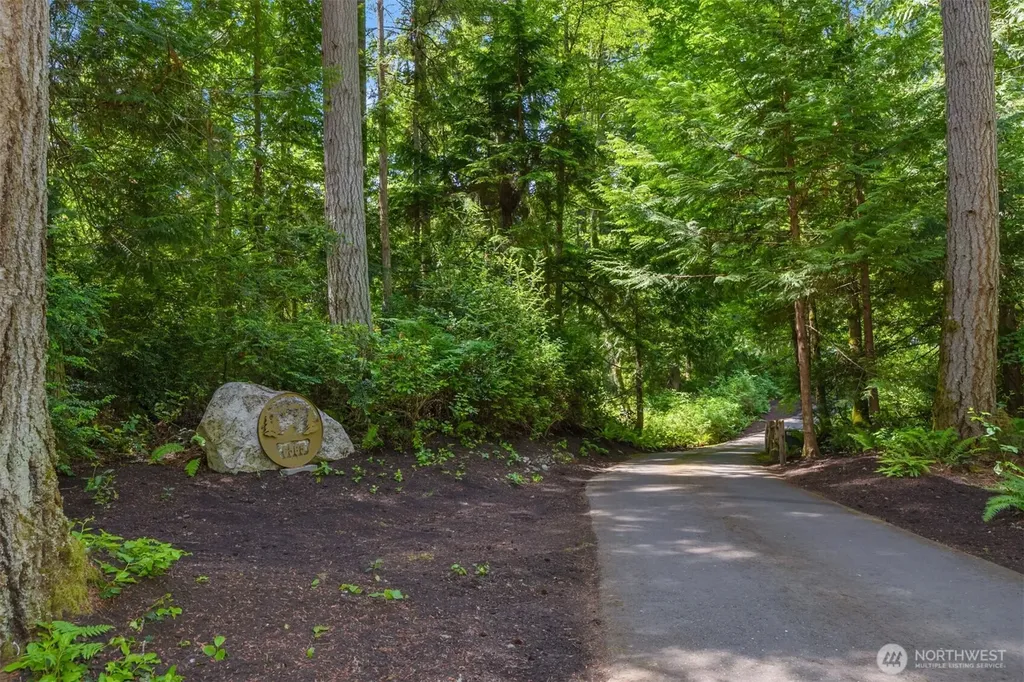 6565 NE Island Center Road Bainbridge Island WA 98110