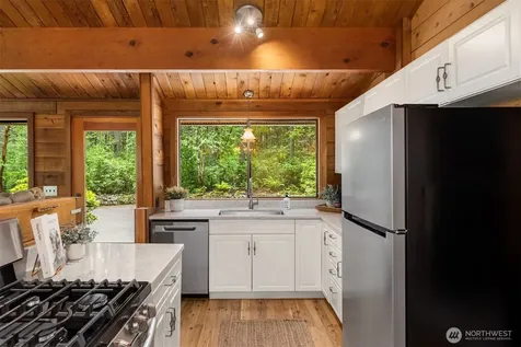 6565 NE Island Center Road Bainbridge Island WA 98110