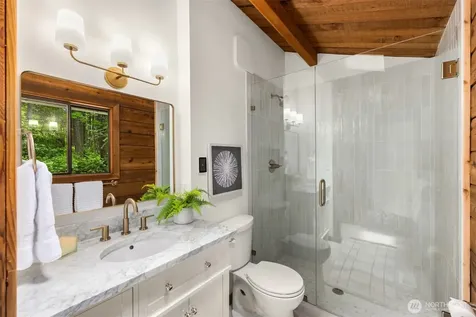 6565 NE Island Center Road Bainbridge Island WA 98110