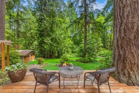 6565 NE Island Center Road Bainbridge Island WA 98110