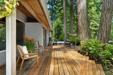 6565 NE Island Center Road Bainbridge Island WA 98110