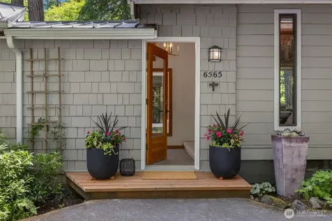 6565 NE Island Center Road Bainbridge Island WA 98110