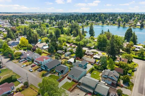 1251 SW 151st Street Seattle WA 98166