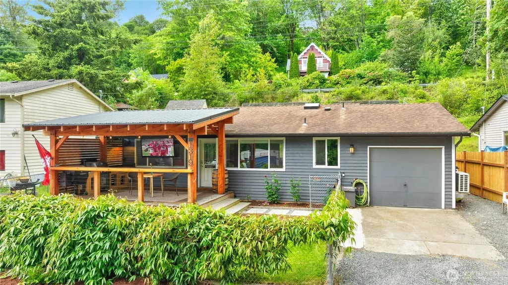 1319 Maple Avenue Snohomish WA 98290