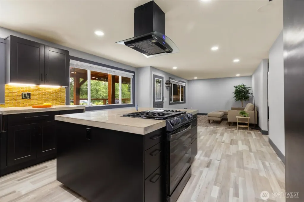 1319 Maple Avenue Snohomish WA 98290