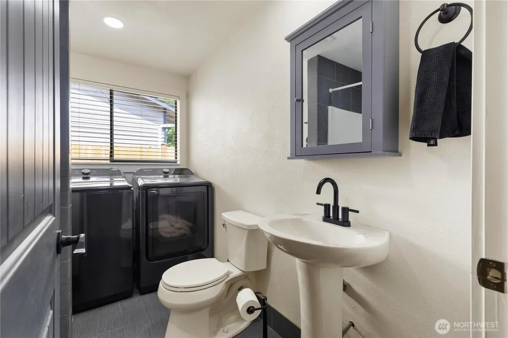 1319 Maple Avenue Snohomish WA 98290