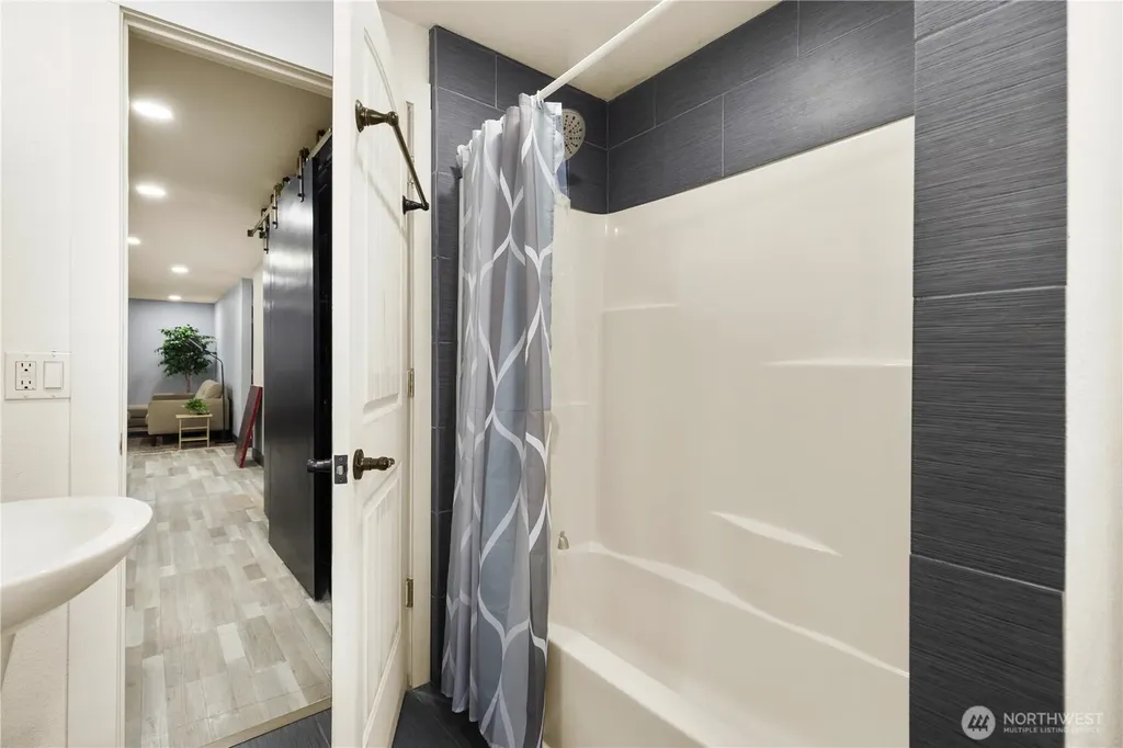 1319 Maple Avenue Snohomish WA 98290