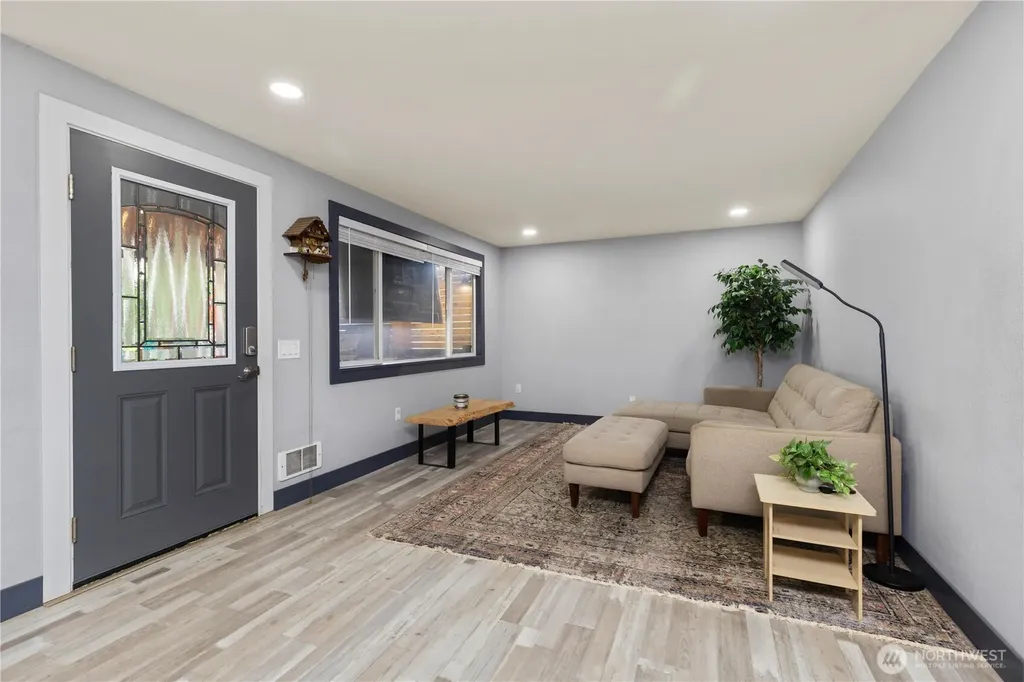 1319 Maple Avenue Snohomish WA 98290