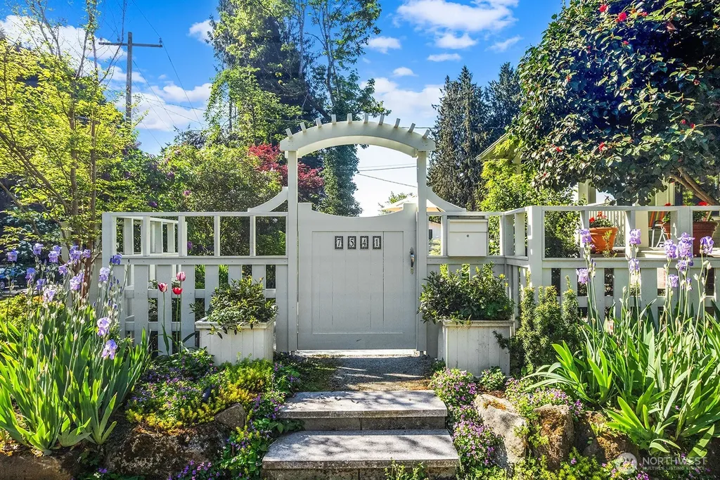 7541 Seward Park Avenue S Seattle WA 98118