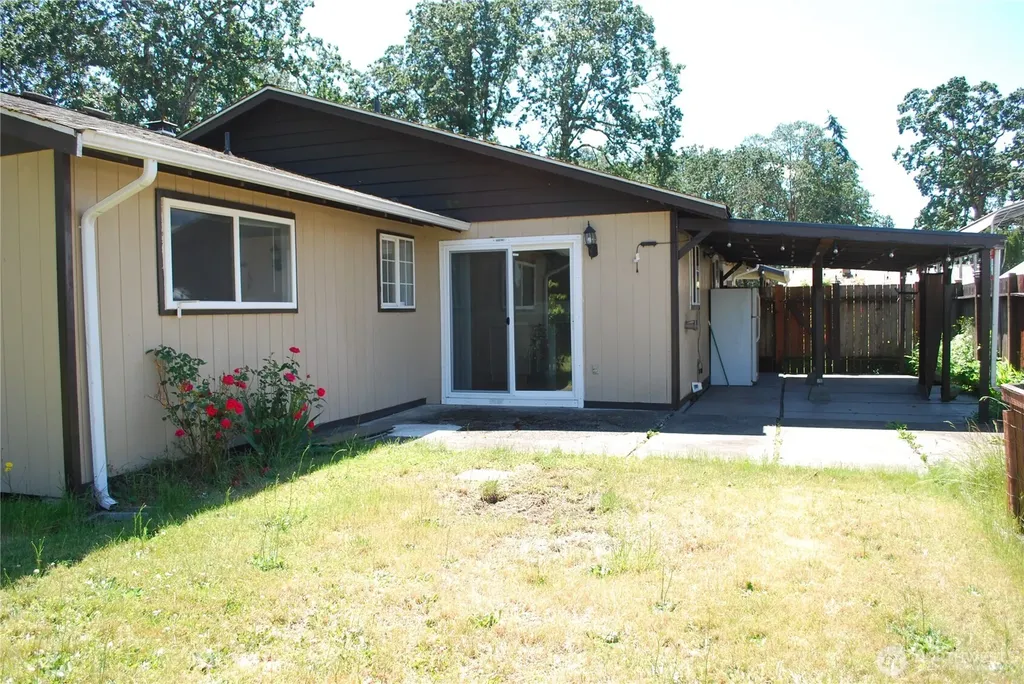 217 162nd Street E Tacoma WA 98445