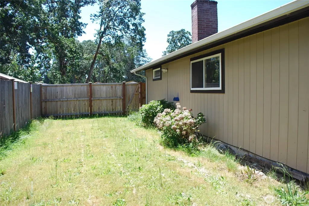 217 162nd Street E Tacoma WA 98445