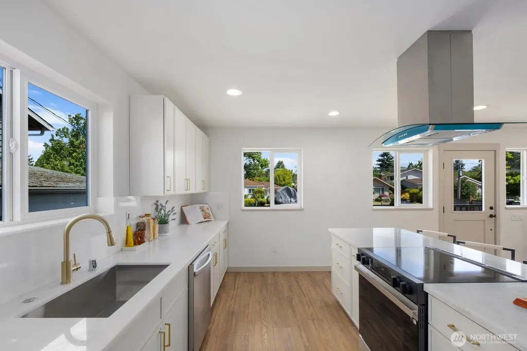1249 SW 151st Street Seattle WA 98166