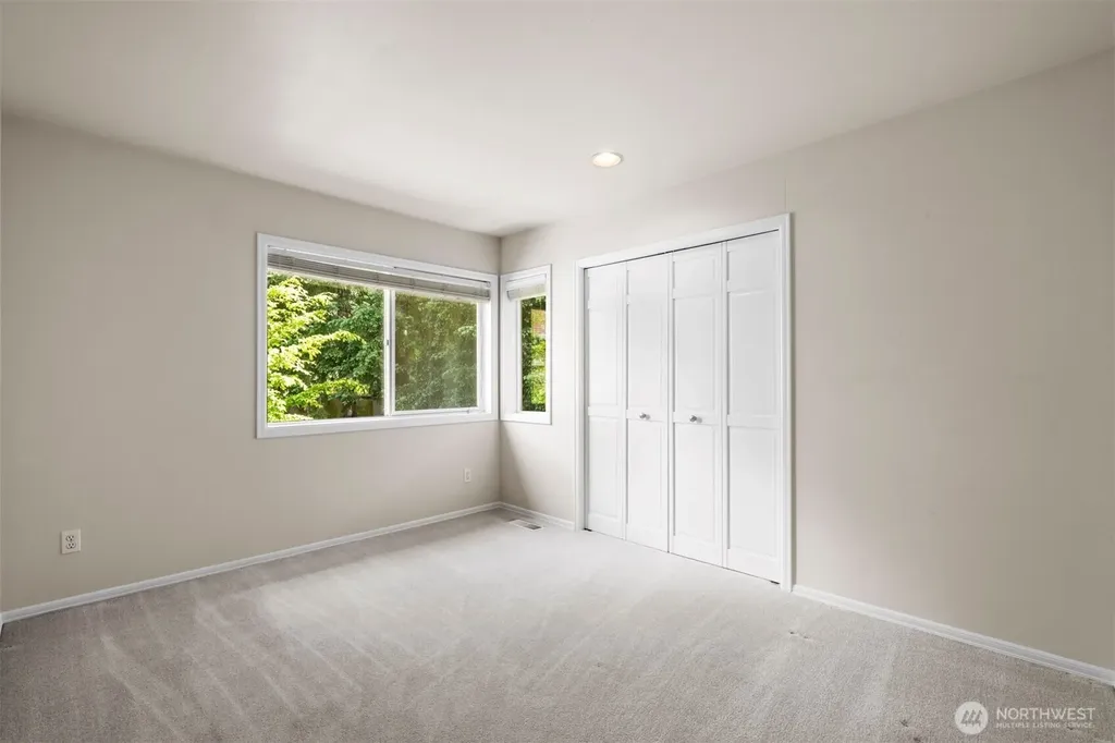 320 210th Court SE Sammamish WA 98074