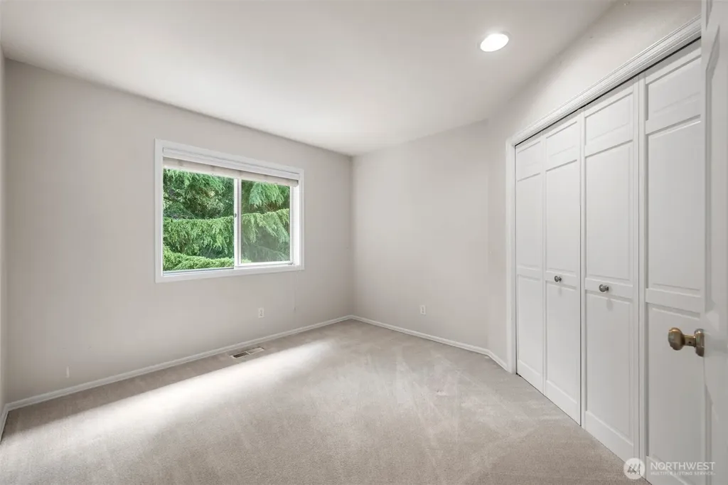 320 210th Court SE Sammamish WA 98074